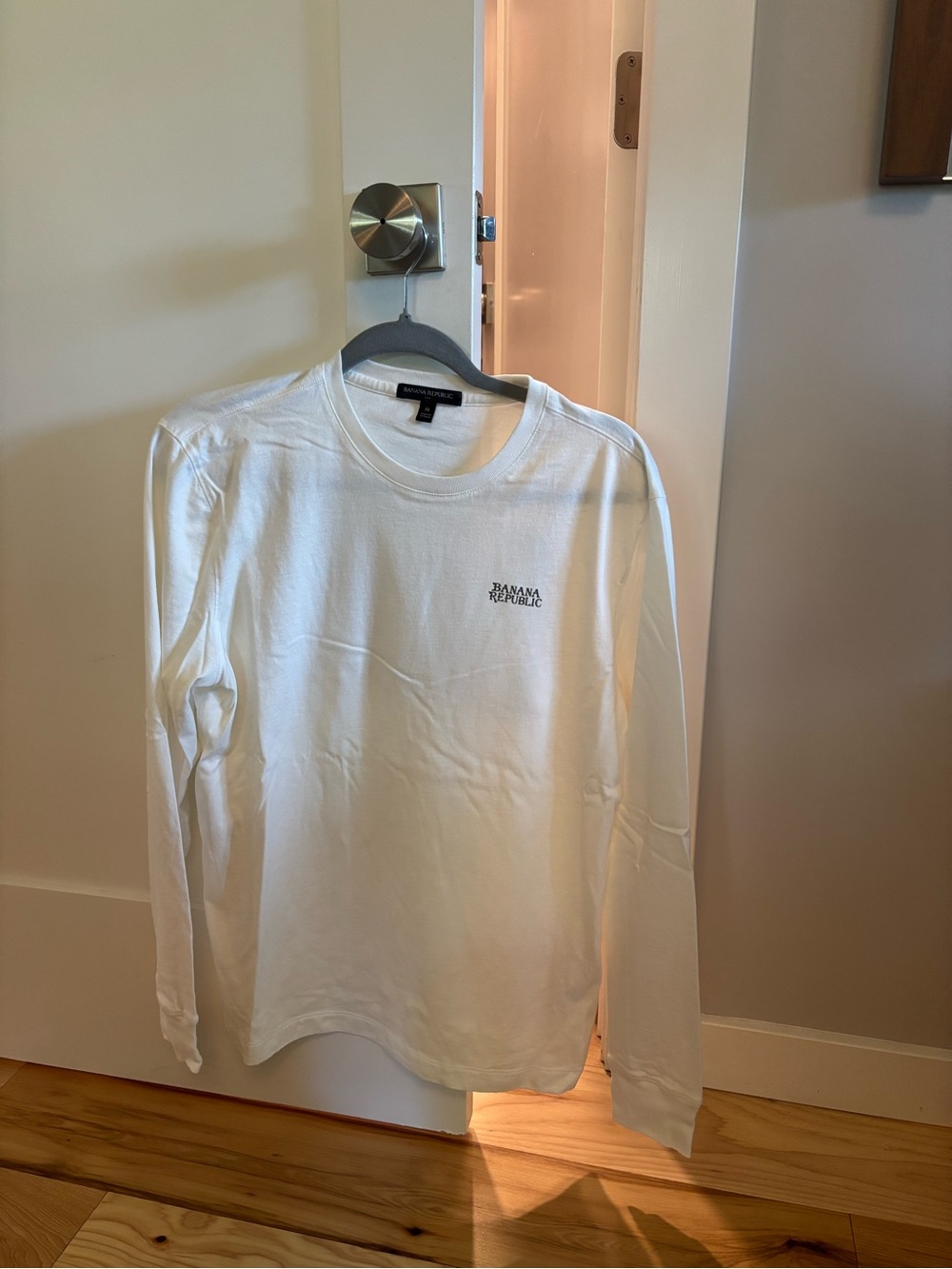 Banana Republic Cream Long Sleeve Crewneck Shirt